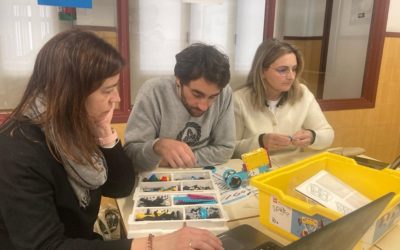 Polos creativos: formación de robótica para el profesorado