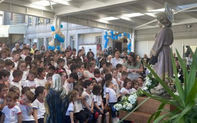 Llegada de la imagen del Niño Jesús de Atocha al Centro Nuestra Señora del Rosario de Arzúa