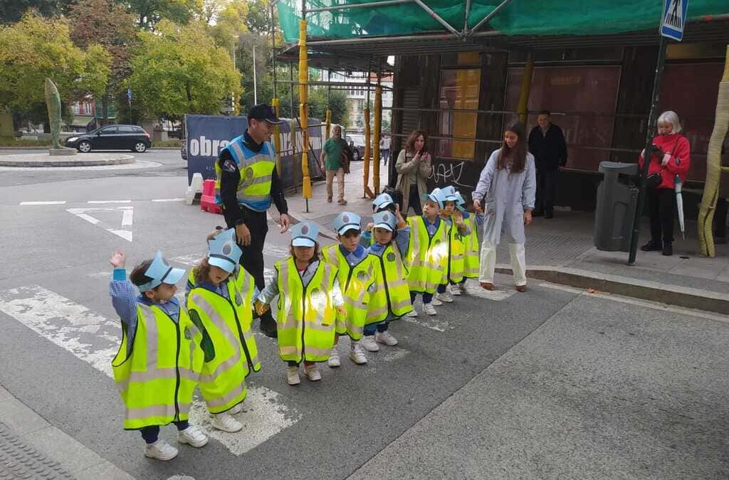 Educación Vial por parte de la Policía Local de A Coruña en 3 años de Infantil