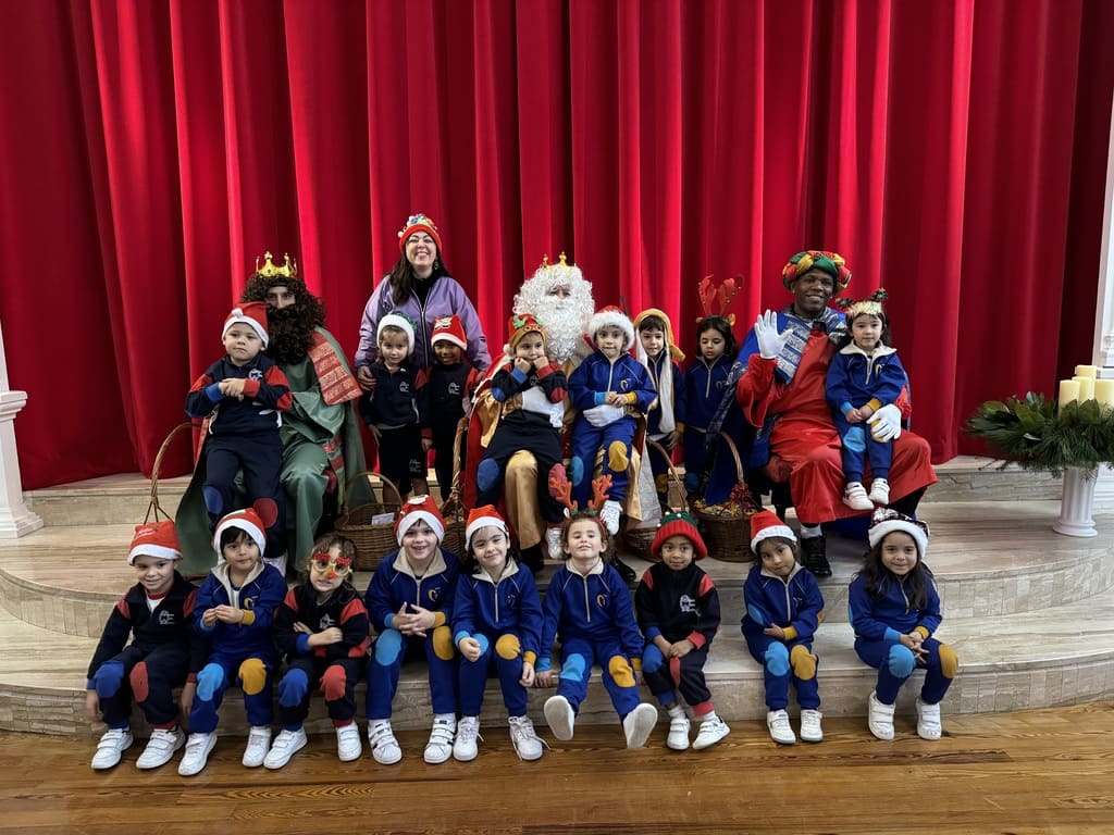 Álbum de fotos de la visita de SSMM los Reyes Mago a Infantil y 1º y 2º ...