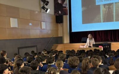 Charla de la autora Rosa Huertas al alumnadod e 5º y 6º de Primaria