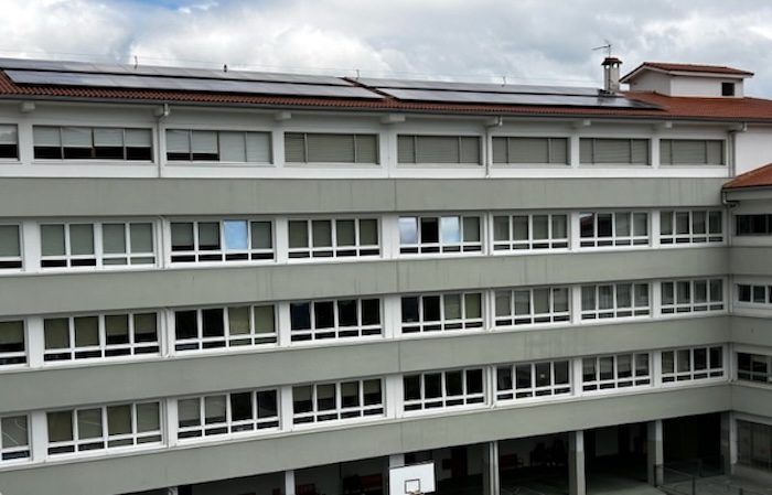 Axuda económica para a instalación de placas fotovoltaicas no centro