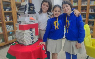 Nuestra Biblioteca se decora para preparar la llegada de la Navidad