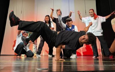 Actuación del grupo de danza Impact España para  el alumnado de GOAtocha
