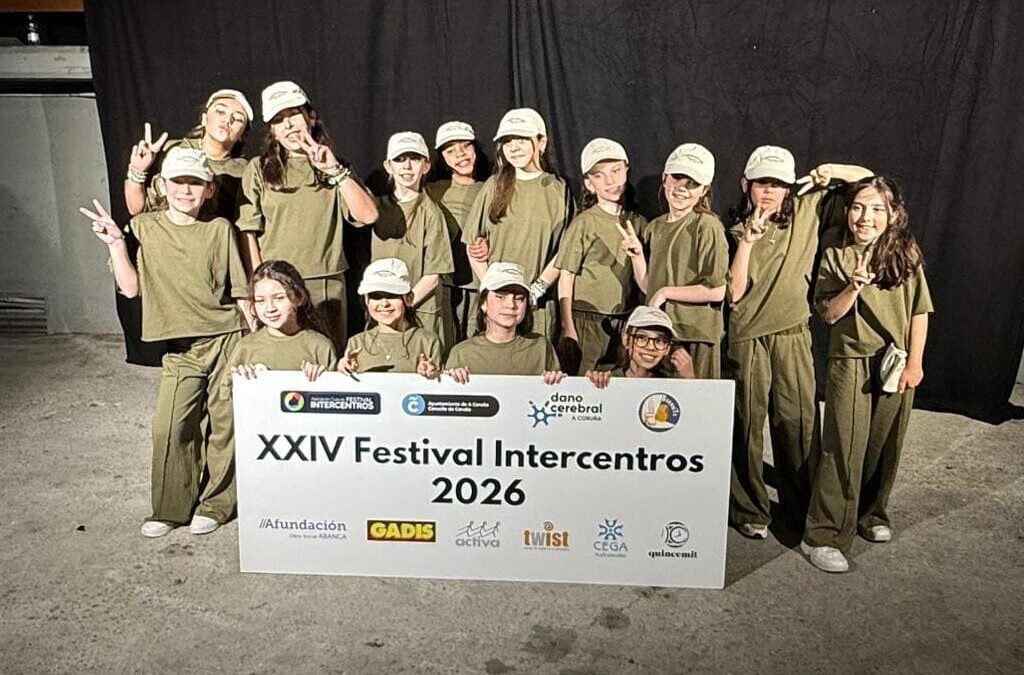 Actuación de nuestro grupo de la actividad de Baile Moderno en el XXIV Festival Intercentros 2026 de este viernes en el Coliseum