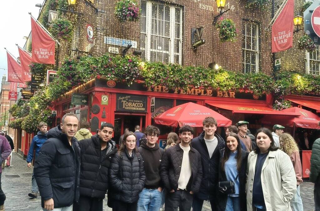 Grupo de Ciclo Medio de Gestión Administrativa de A Coruña y Pontedeume de prácticas en Dublín