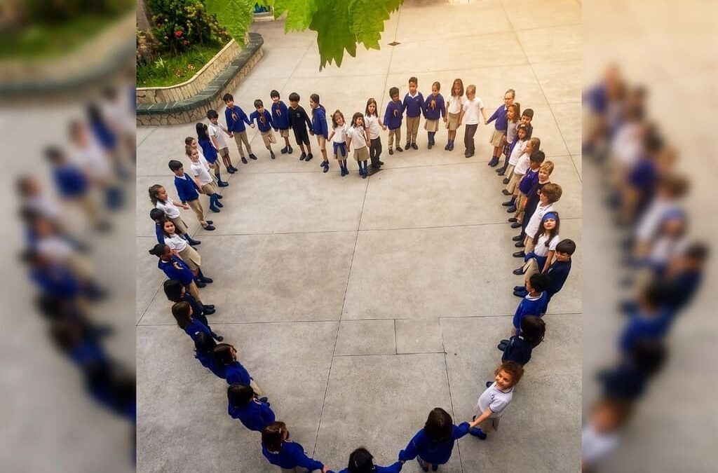 Vídeo de celebración de la llegada del mes de mayo de los alumnos y alumnas de 1º de Primaria