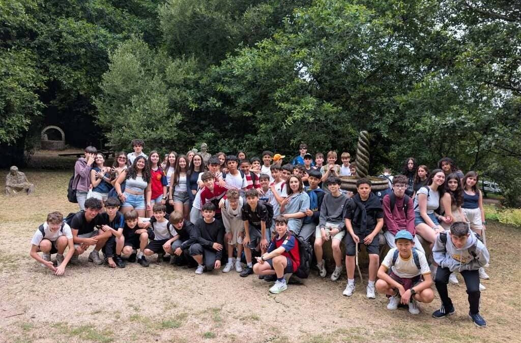 Salida de Fin de Curso del alumnado de 2º de la ESO disfrutando de la naturaleza y monumentos por Galicia