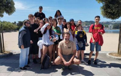 Alumnado de FP disfrutó de una jornada de paddle surf para celebrar el fin de curso