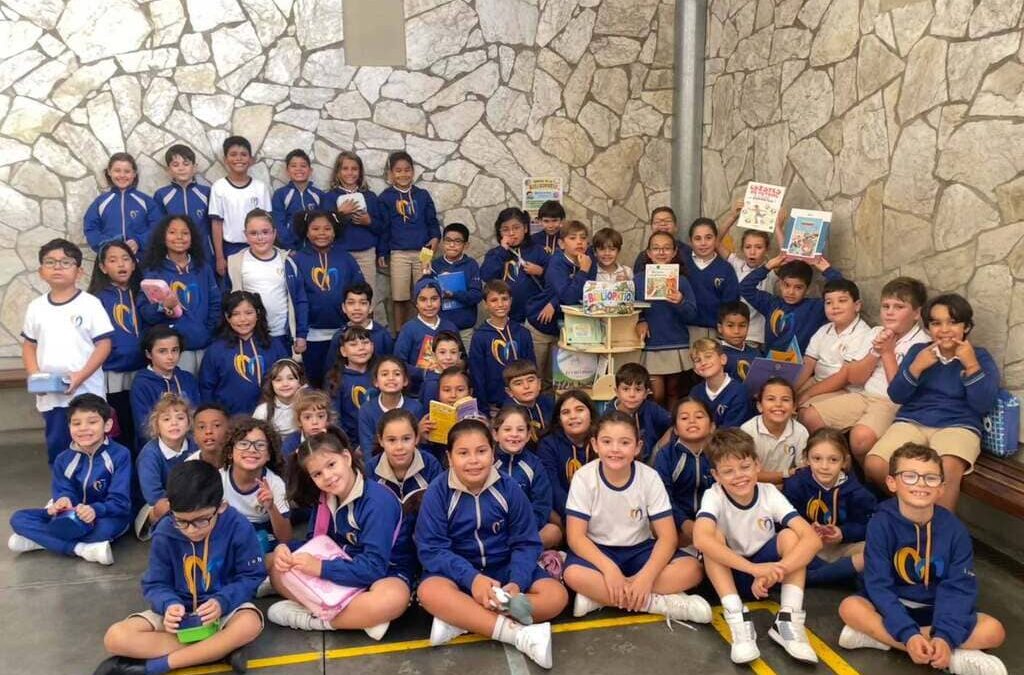 La lectura se traslada a los patios gracias a la petición del alumnado de 2º de Primaria de crear la Bibliopatio