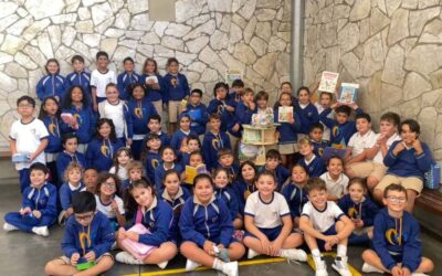 La lectura se traslada a los patios gracias a la petición del alumnado de 2º de Primaria de crear la Bibliopatio